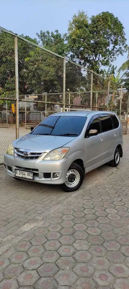 Daihatsu Xenia 2010 Bensin