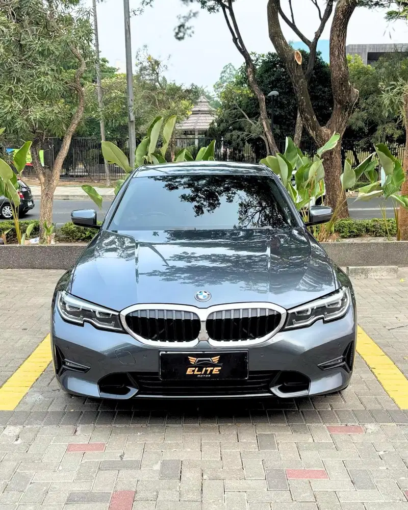 BMW 320i Sport Pre LCi 2023 On Warranty