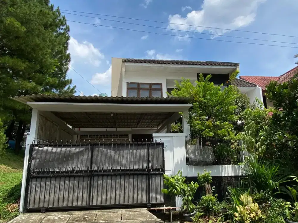 Rumah 2 Lantai di Lebak Bulus, Tanah Luas 292 m²