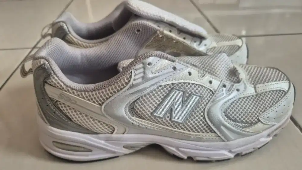 Running shoes NB
