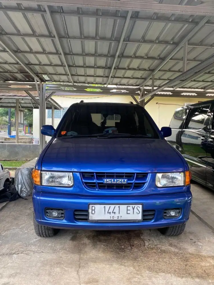 Isuzu Panther LS Automatic Turbo 2002