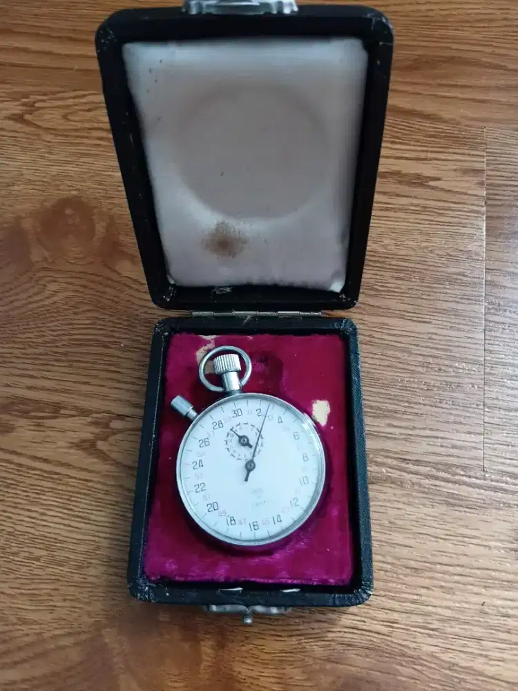 Stopwatch analog diamond