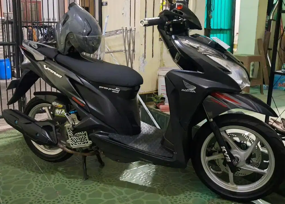 Vario kzr Iss hitam ori