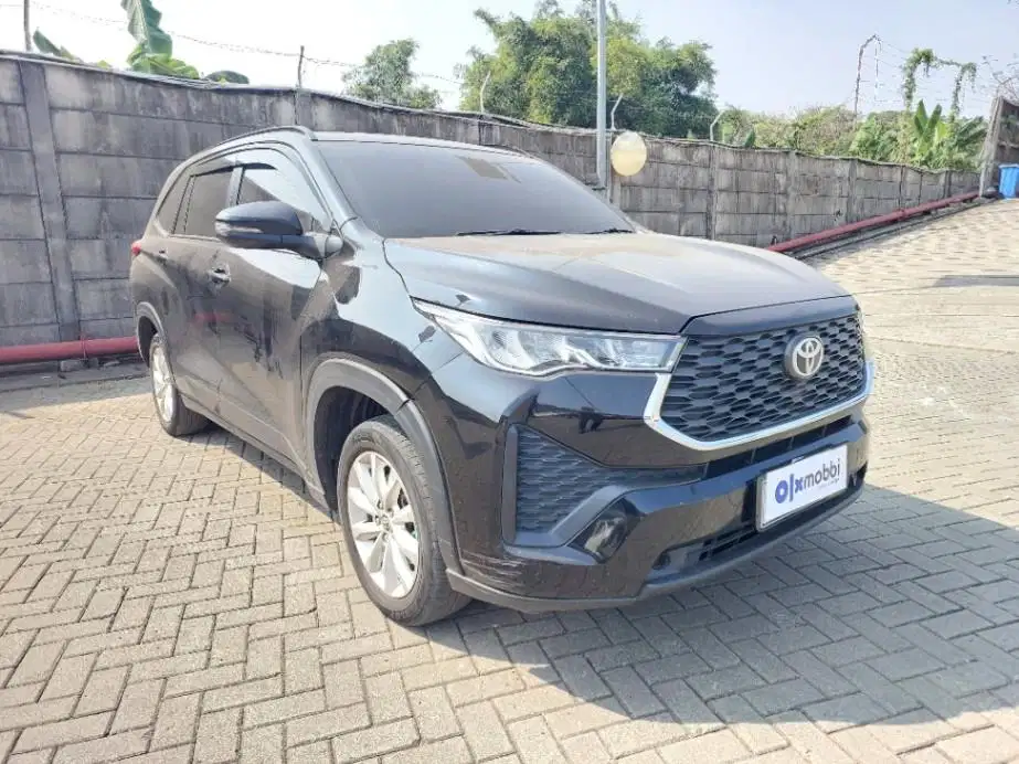 DP MURAH Toyota Kijang Innova 2.0 Zenix V CVT Bensin-AT 2023  CROIB