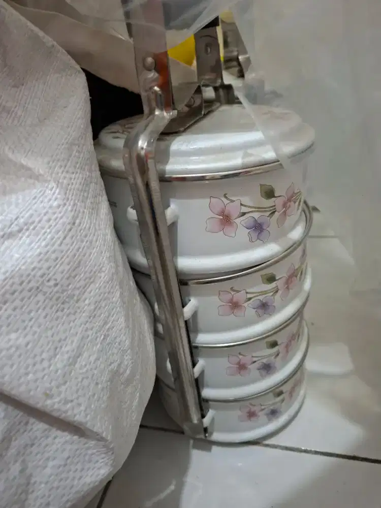 Rantang bahan enamel bagus 4 susun