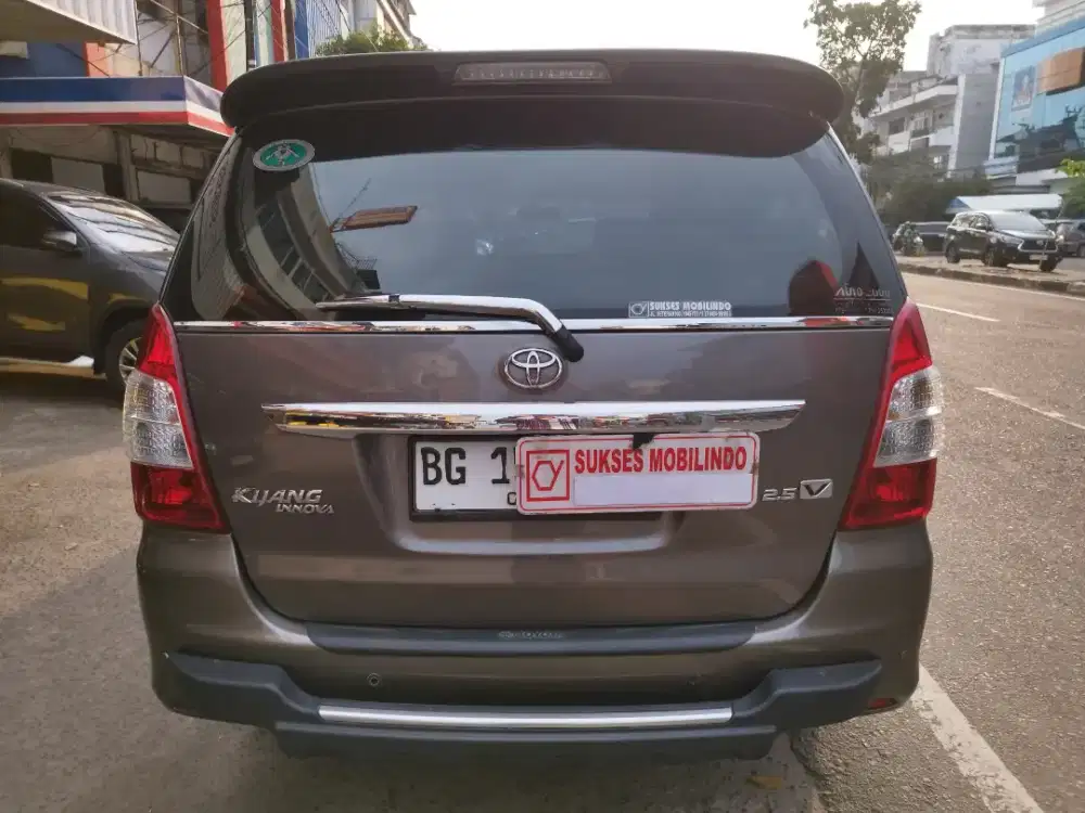New Innova 2.5 V Mt diesel/solar