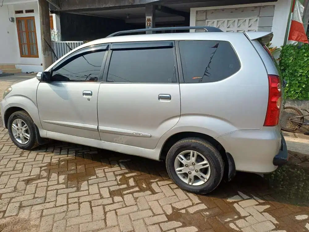 Daihatsu Xenia 2010 Bensin