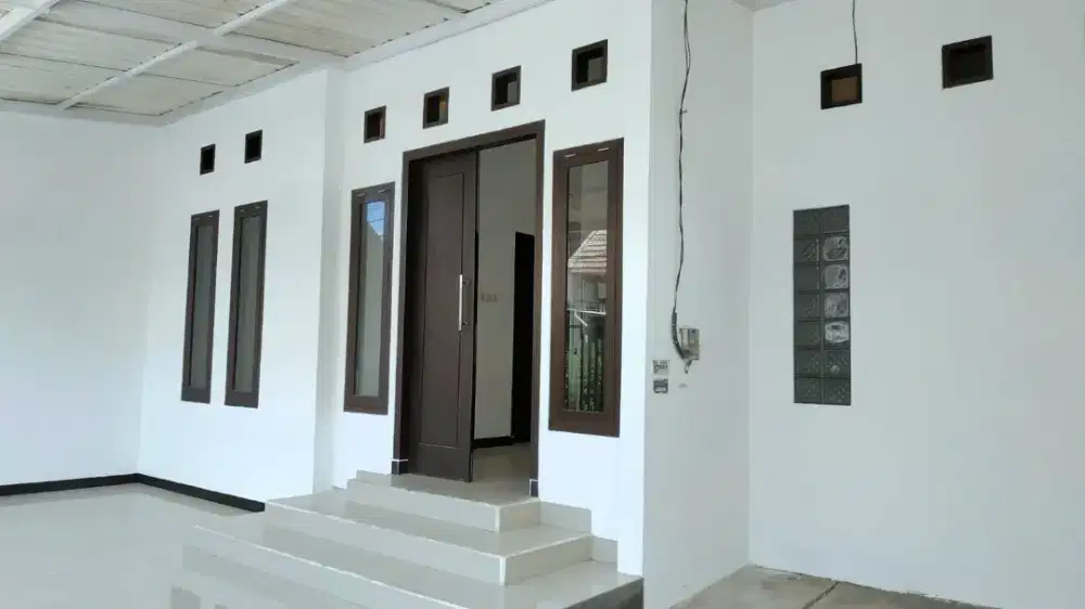 D I S E W A K A N rumah 1lt siap huni di Manyar