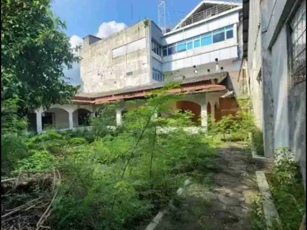 Gudang Strategis di Jual Di sewakanl di Jl. Adisucipto Solo