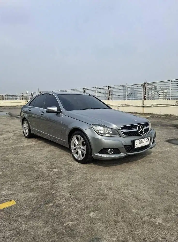 MERCEDES C200 AVANTGARDE 2012