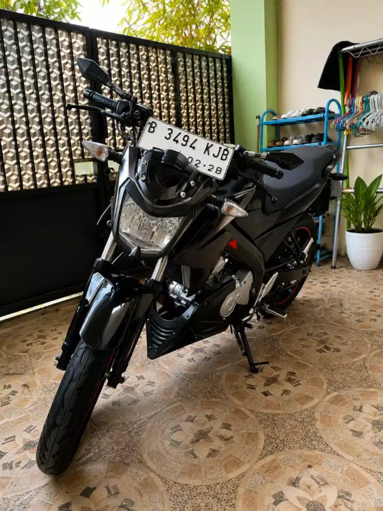 DIJUAL VIXION TANGAN PERTAMA