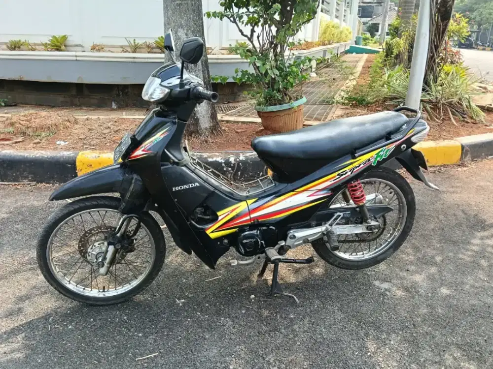 JUAL CEPAT SUPRA FIT(2005),SURAT LENGKAP,MESIN AMAN