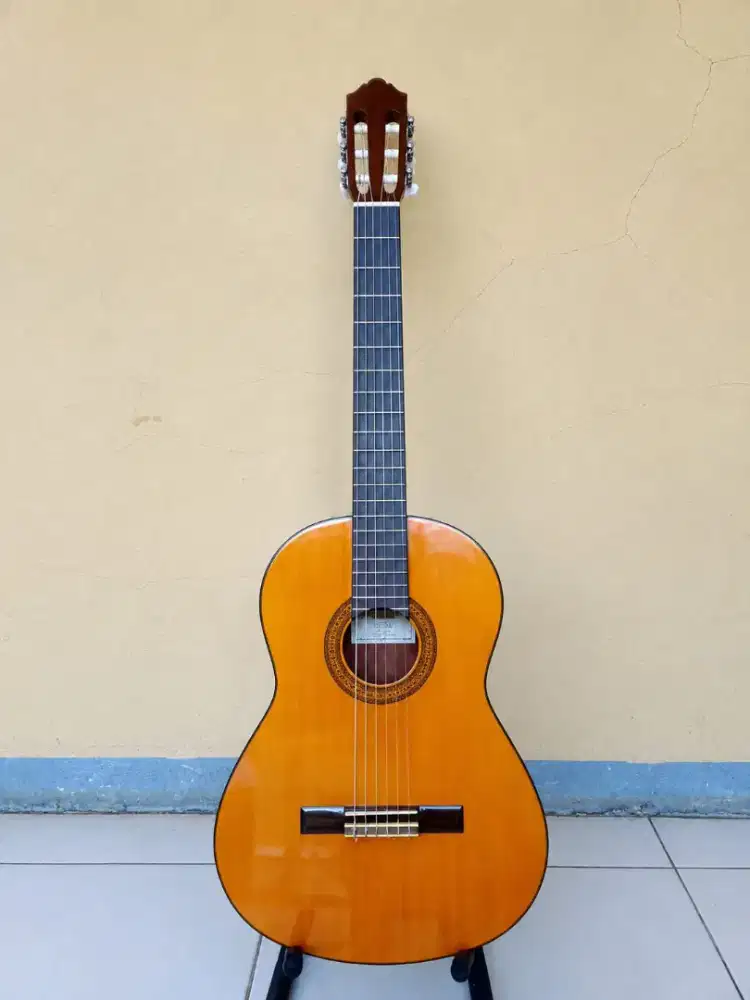 Gitar Clasik Original Yamaha CG 102 seri tertinggi