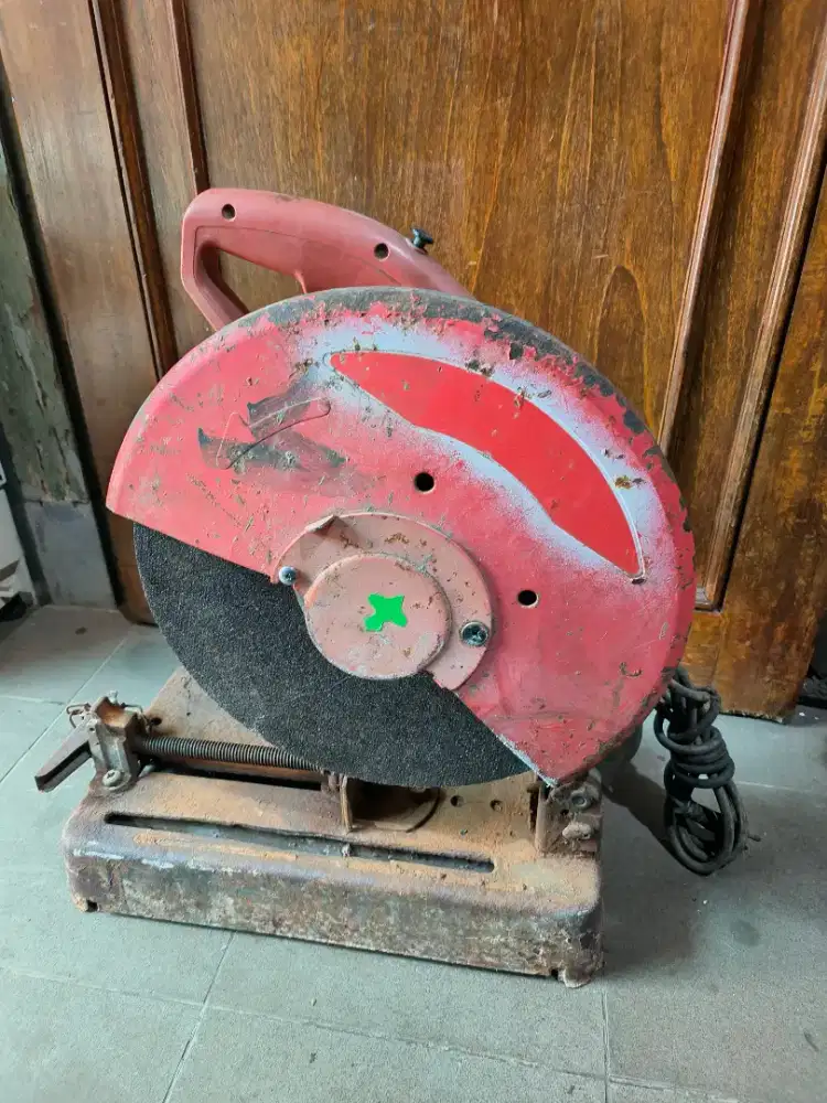 Cutting mesin pemotong besi maktec