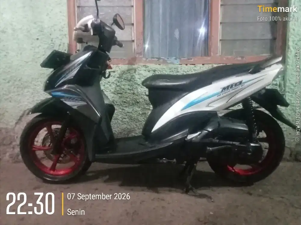 YAMAHA MIO J. GT .110 warna hitam puti. Th 2014