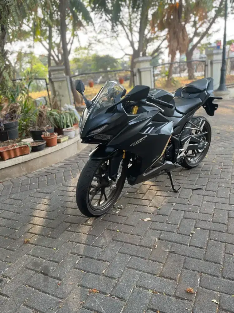 HONDA CBR 150 2024 KM 16K ASLI