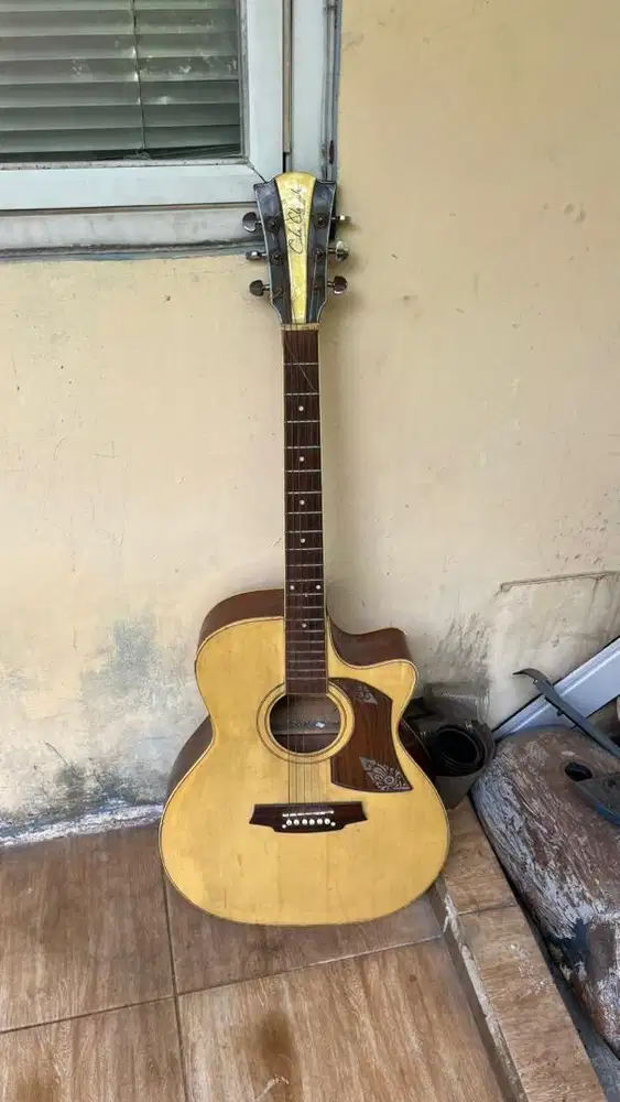 Gitar Akustik Custom Cole Clark Second Normal Ready Pakai