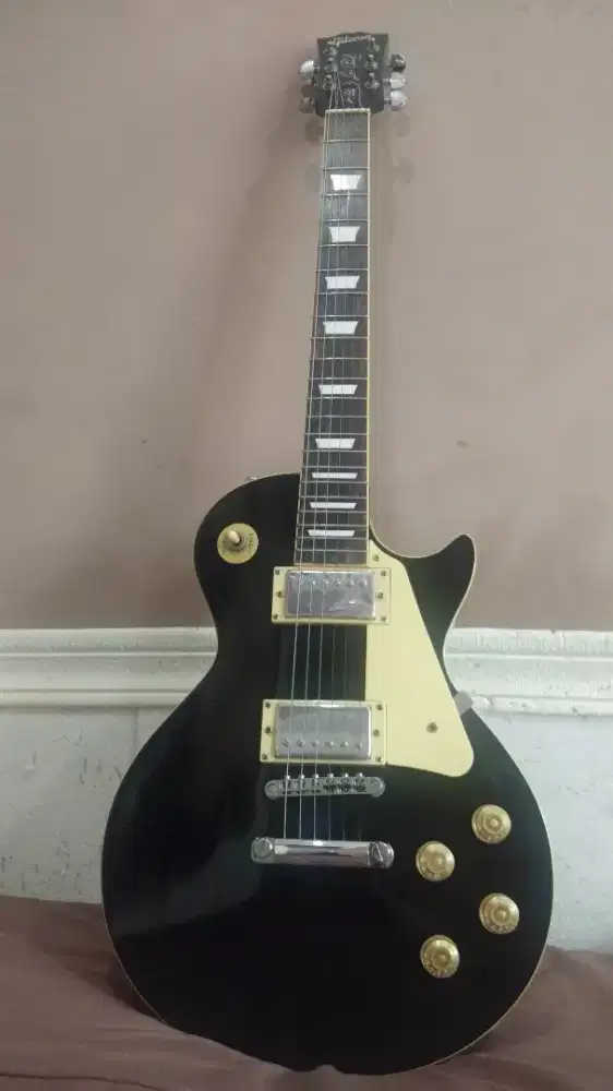 Gitar electrik Gibson Lespaul full senar mulus pemakaian cod ok