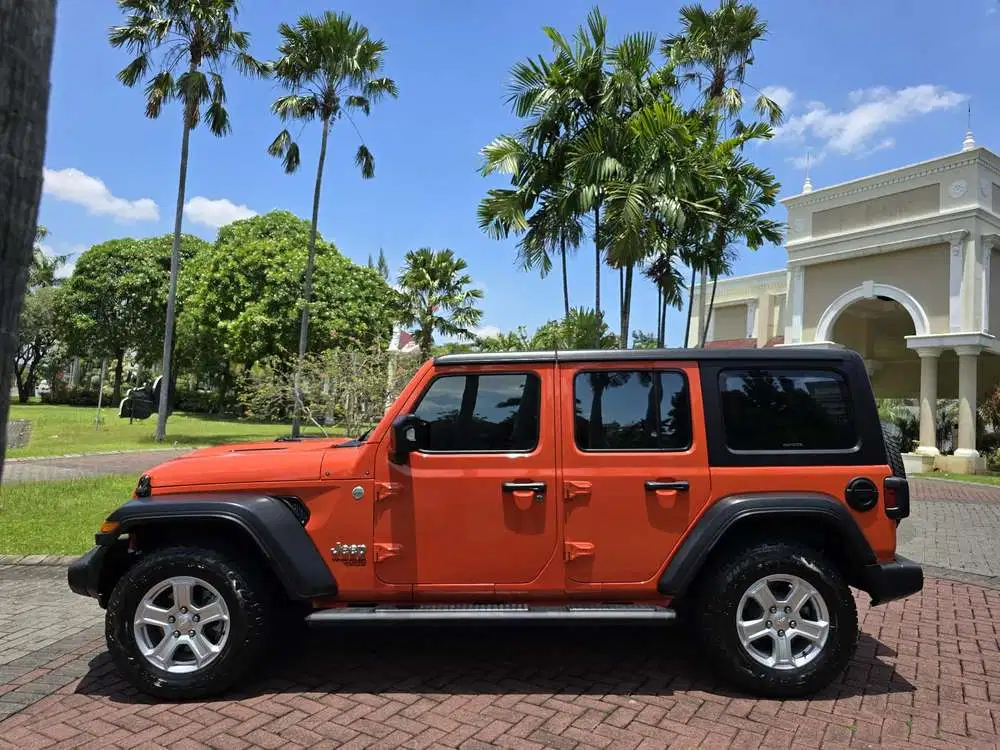 Jeep Wrangler JL 4X4 Turbo 2.0 L 2021 Bensin