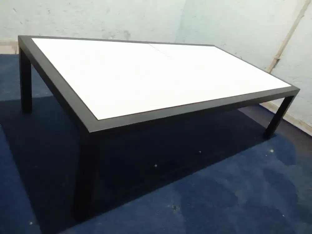 Meja lesehan cocok buat jualan