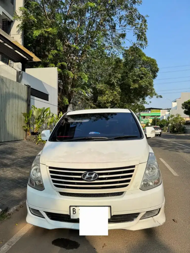 Low KM Hyundai H1 Crdi Royale Diesel
