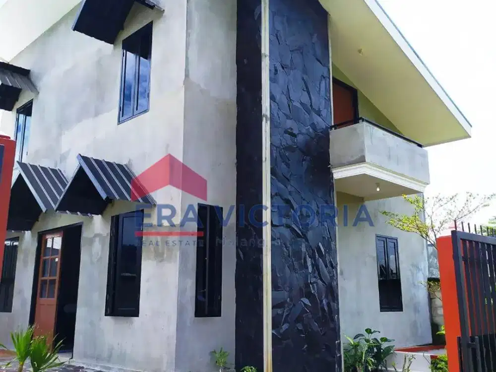 Rumah Dijual 950 Juta 2 Lantai + Swimming Pool, 2 KT 2 KM