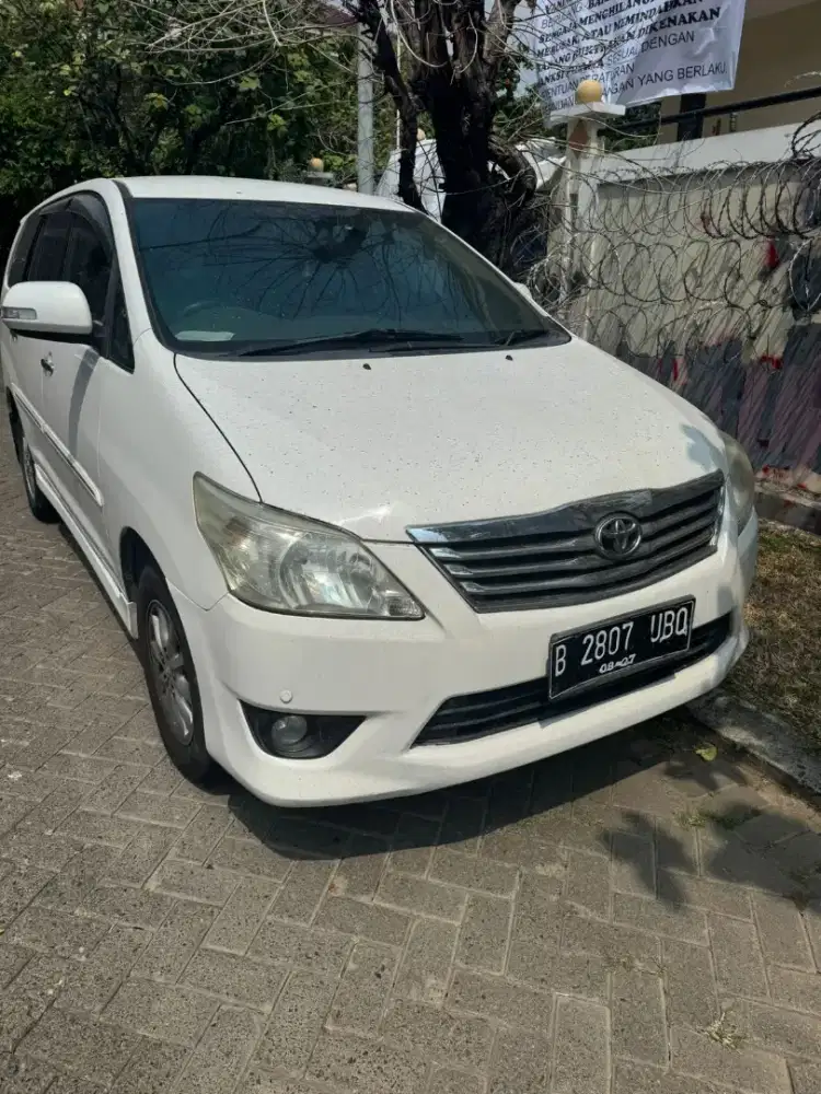 Kijang inova v solar matic