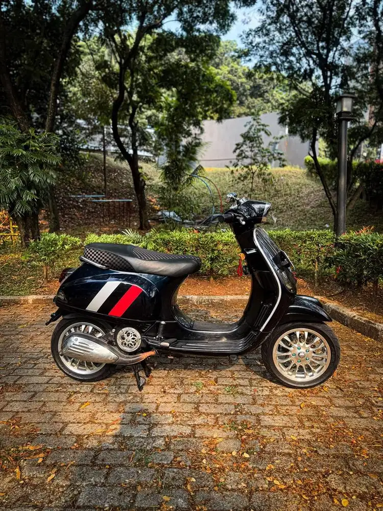 FOR SALE PIAGGIO VESPA S 125 3V 2017 PERFECT CONDITION
