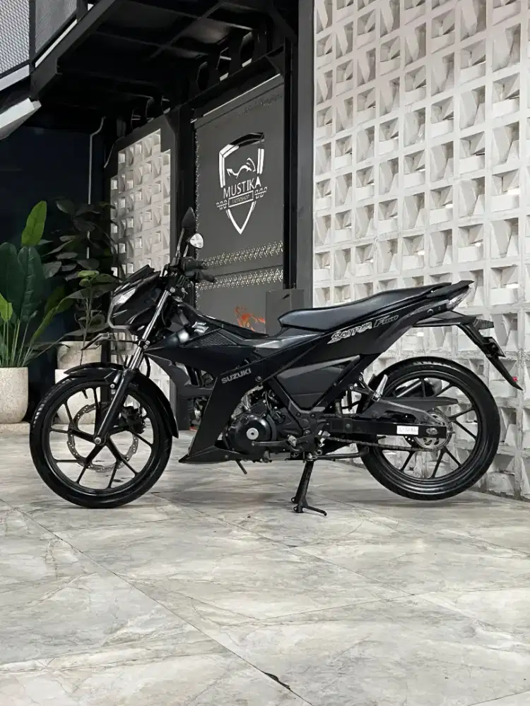 SUZUKI SATRIA FU 150 2017 - Chintia Mustika