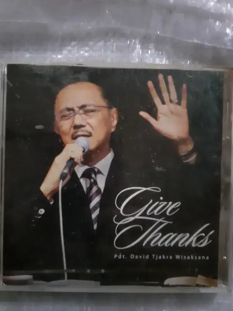 CD original Give Thanks dari Pdt David Tjakra Wisaksana