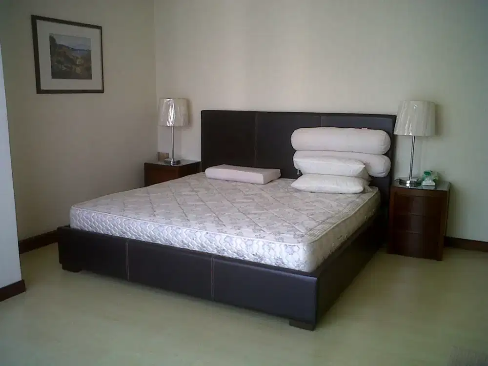 JUAL APARTEMEN TAMAN ANGGREK RESIDENCES , TIPE 3KAMAR, FURNISH