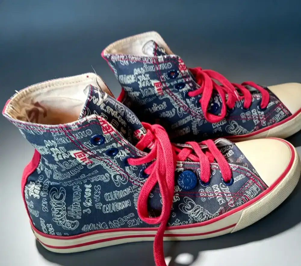 Sepatu Lupus Vintage Langka No.40