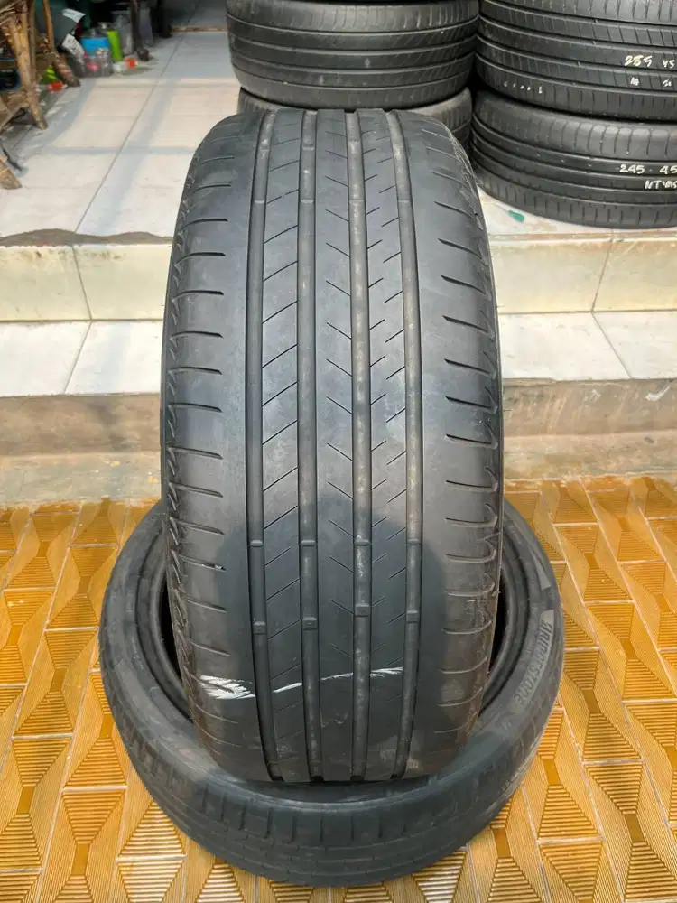 Ban Bridgestone Alenza Enliten 255 50 r21 1Pcs