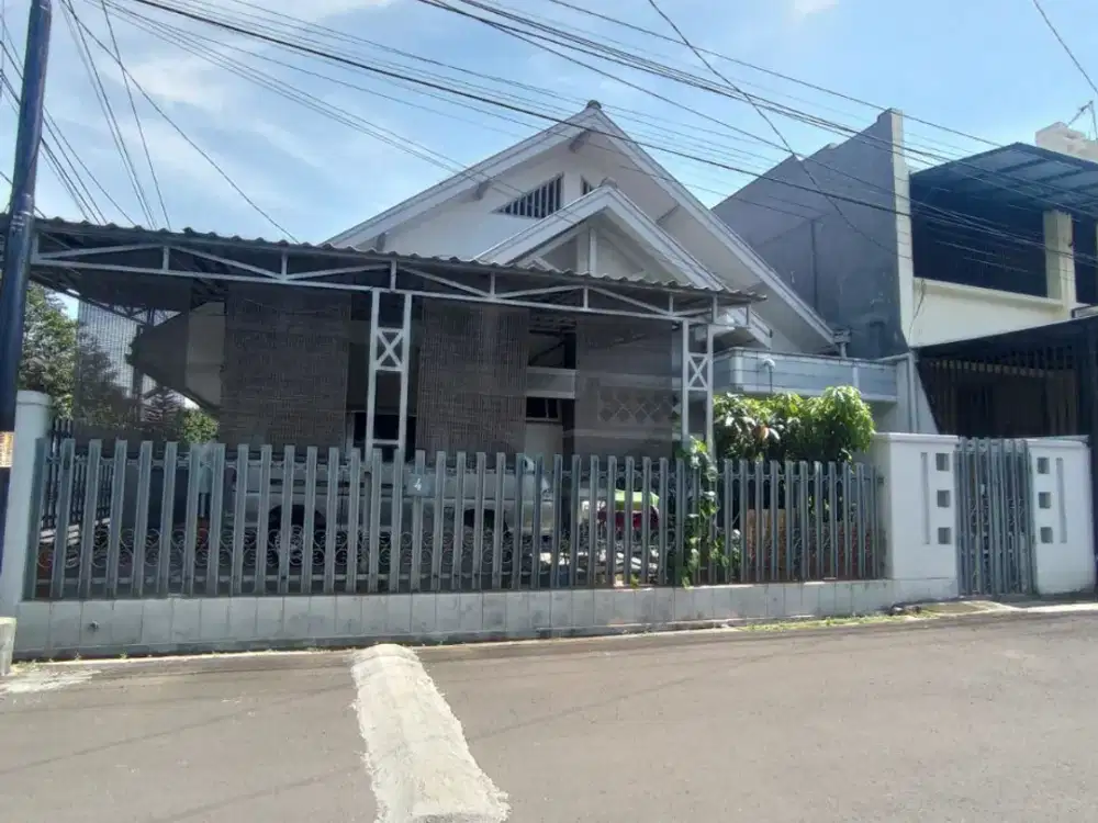 Rumah Lama Terawat Harga Murah Sayap Batununggal