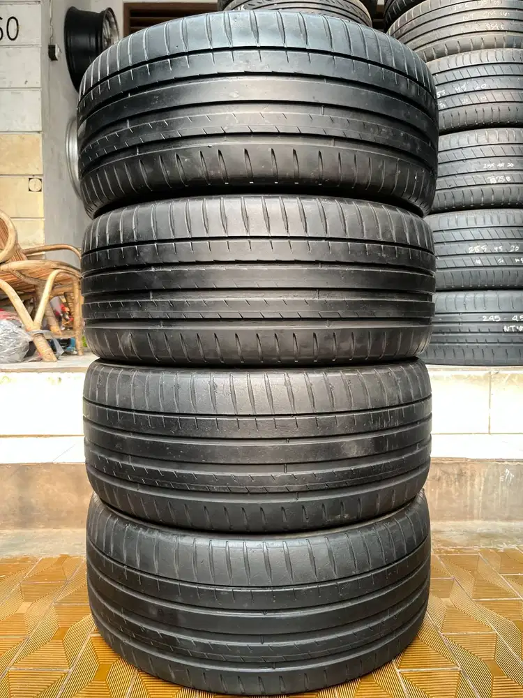 Ban Michelin Pilot Sport 4 235 45 r18 4Pcs