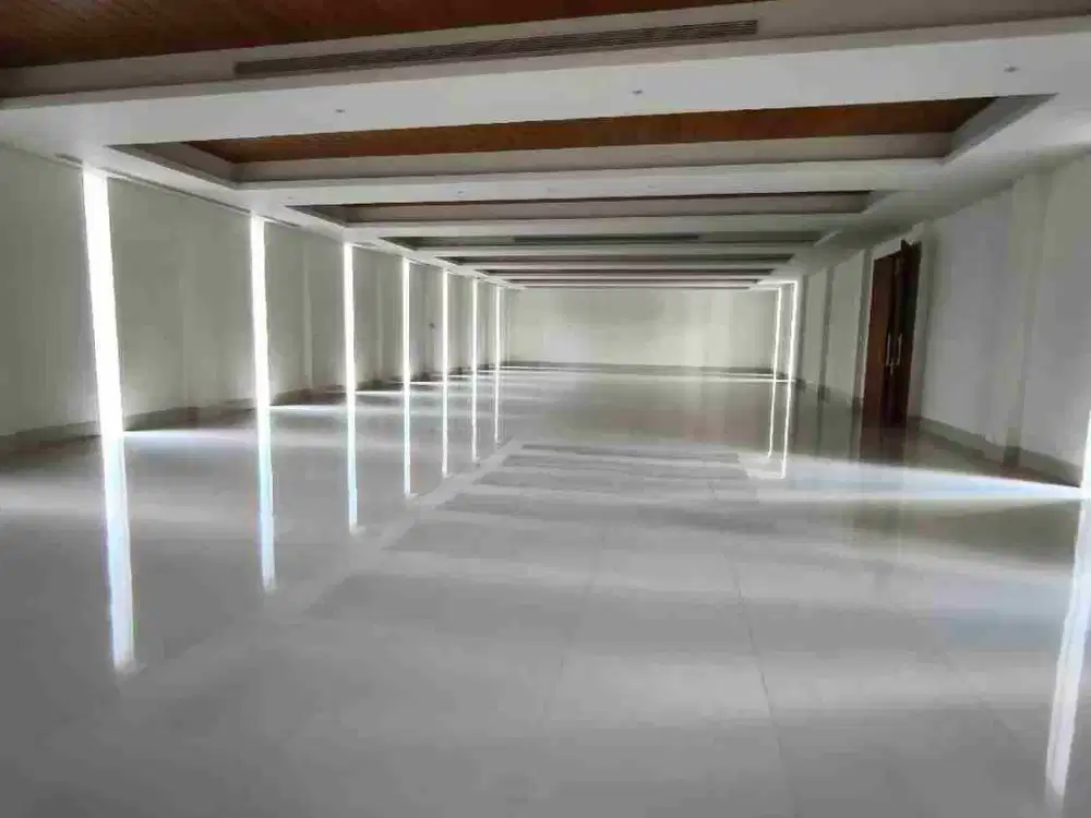 Gedung 3 Lantai jl pettarani Makassar 2400 mtr