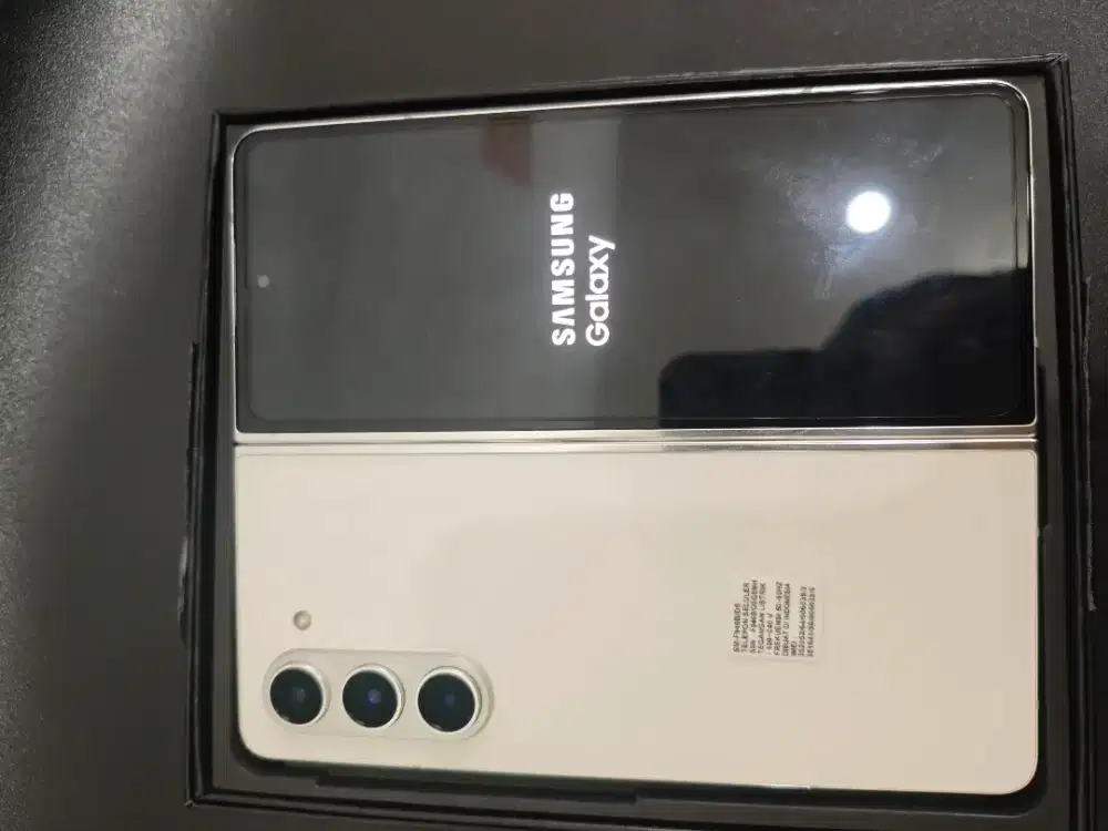 Samsung Fold 5 1Tb Cream Like new