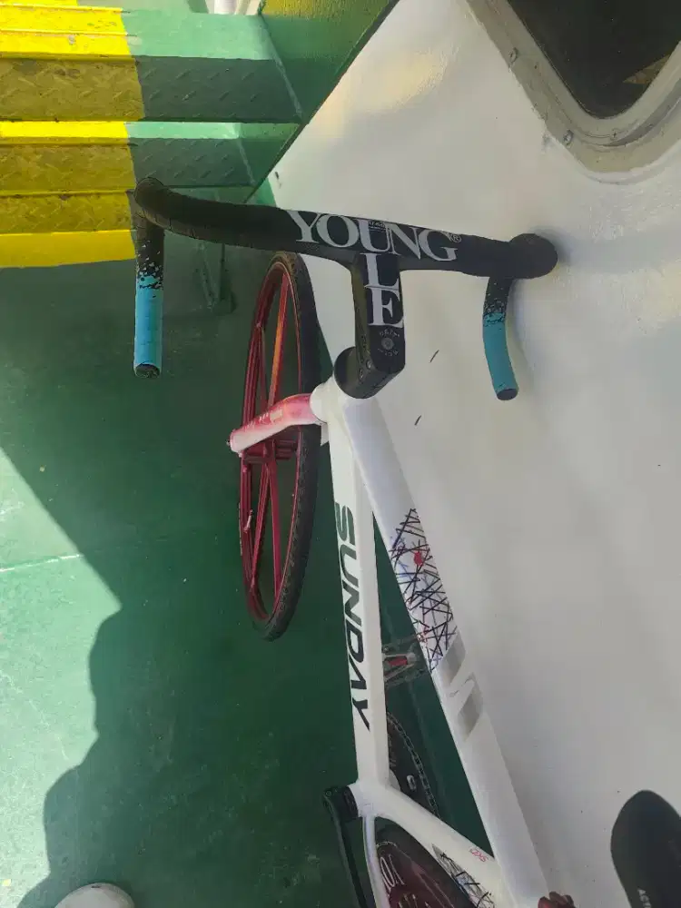 Fixie sunday putih