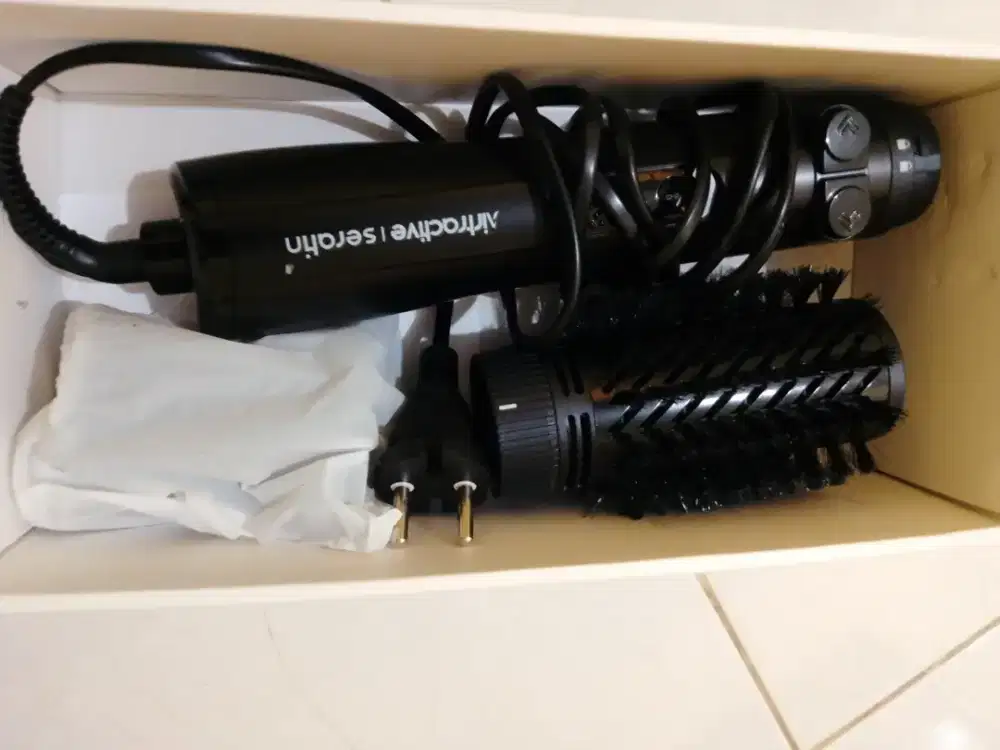 Seratin Airtractive hair/blow dryer