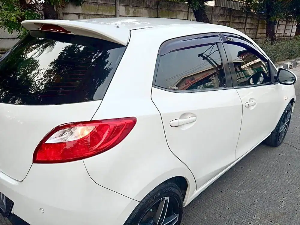 Mazda 2 V HB 2013 Bensin