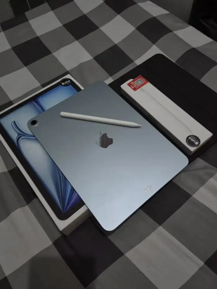 JUAL IPAD AIR M4 128GB 11 INCH (LIKE NEW) + Apple Pencil + Free Case