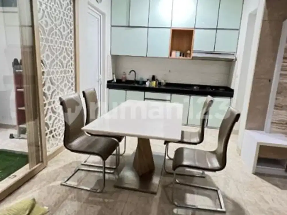 Jual Cepat Rumah Siap Huni 3 Lantai Cluster Vasana, Harapan Indah, Bekasi, 028Co032