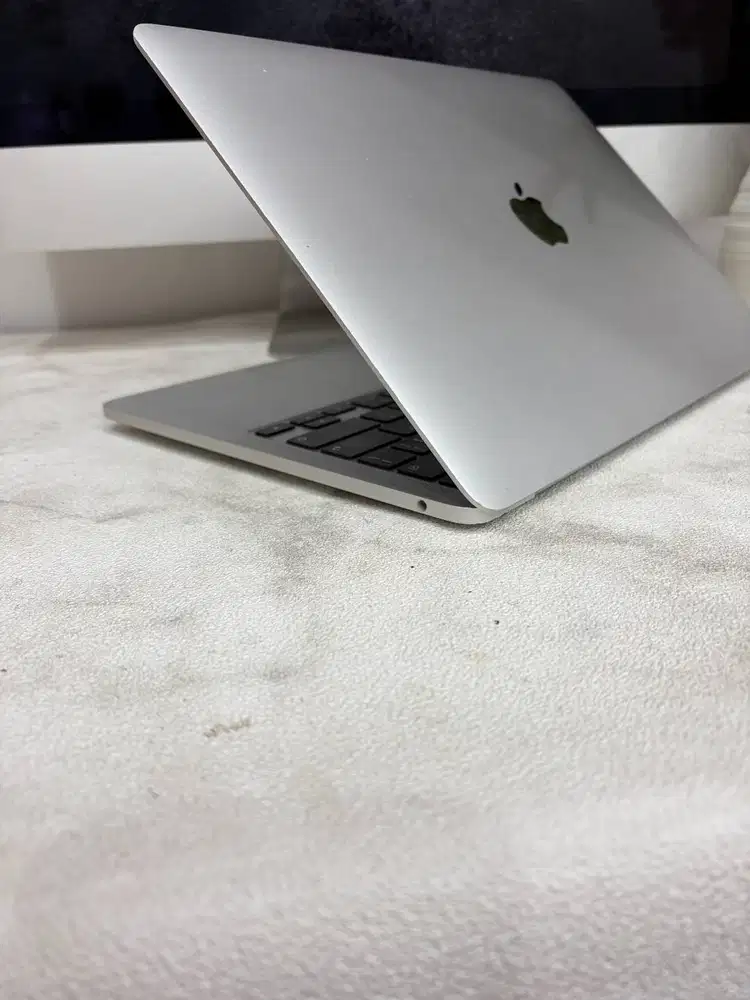 SALE MacBook Pro 13 inch 2020 M1 RAM 8/512GB