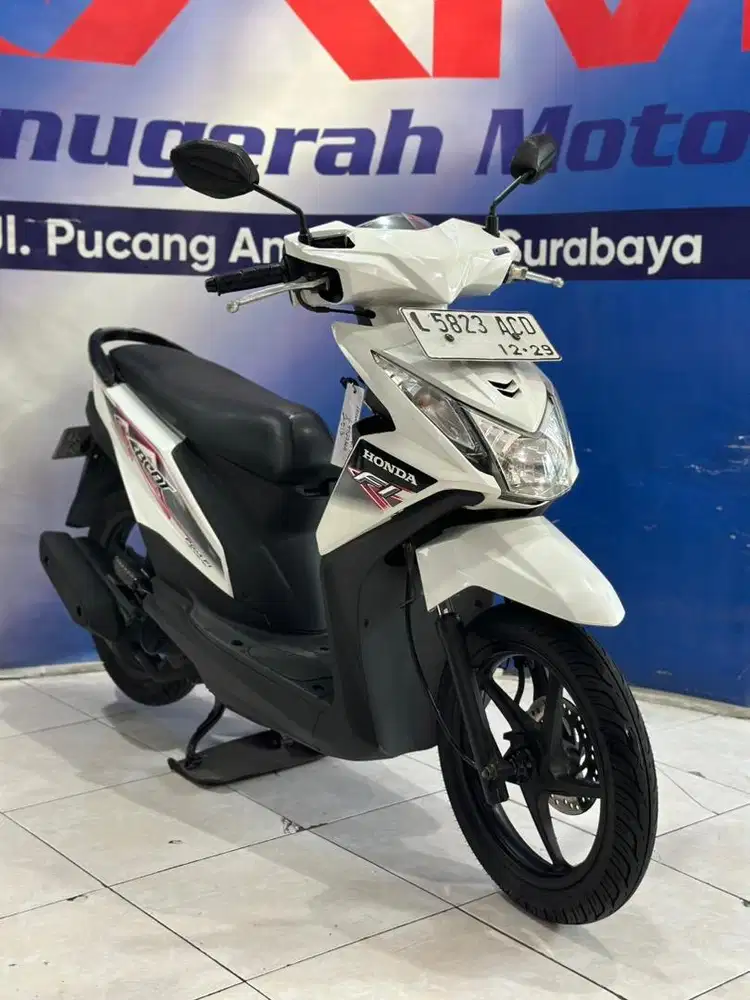 HONDA BEAT FI PUTIH TH 2013 terawat