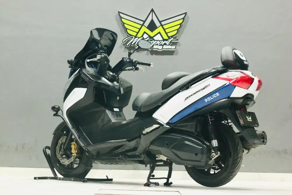 Sym Maxsym 400i piaggio MP3 xmax Forza vespa primavera sprint