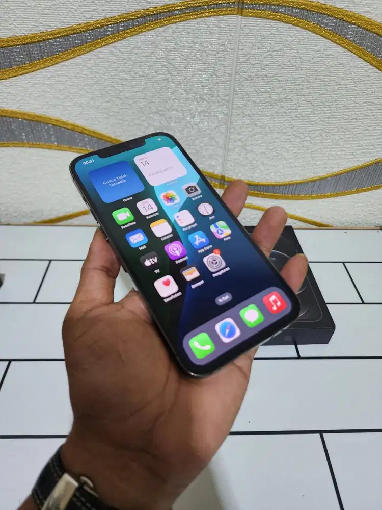 Kubeli iPhone 15 256GB Pink Mulus Garansi Aktif
