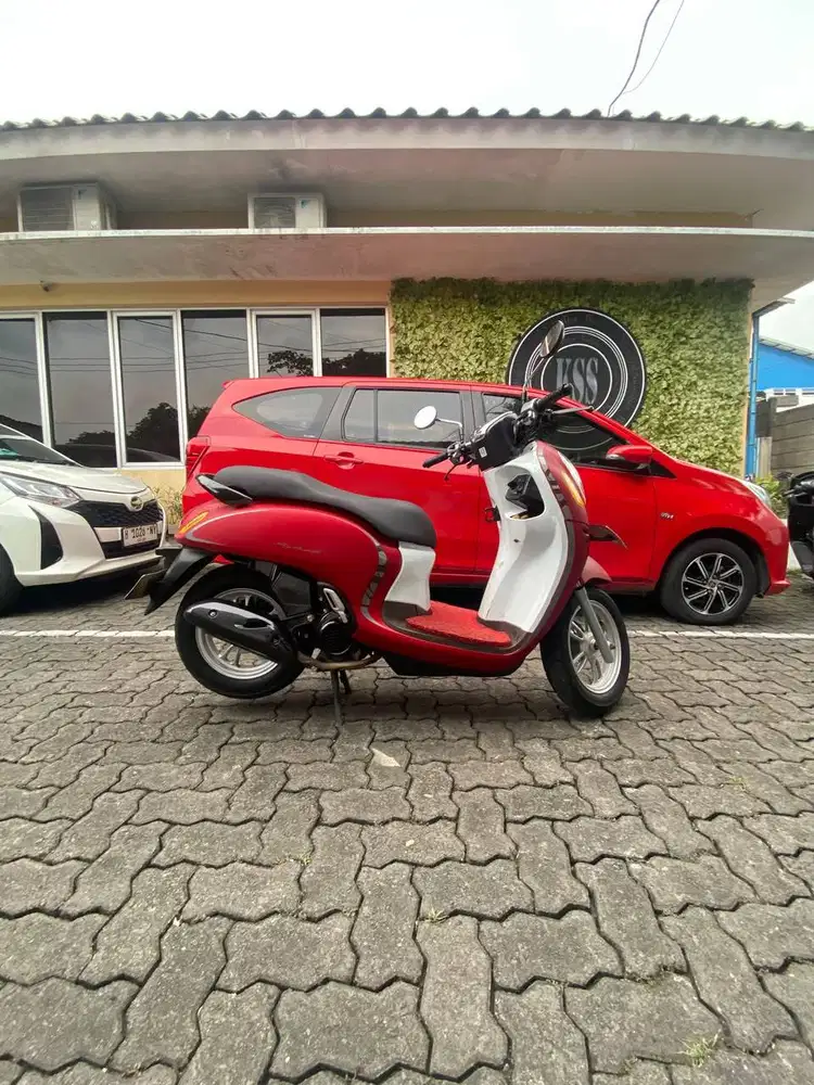 DIJUAL SCOOPY 2021 KEYLESS