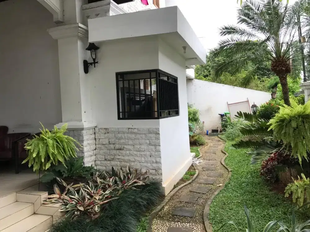 Dijual Rumah Mewah Luas di Kawasan Jakarta Pusat Dengan Semi Furnished  Siap Huni ND-18424