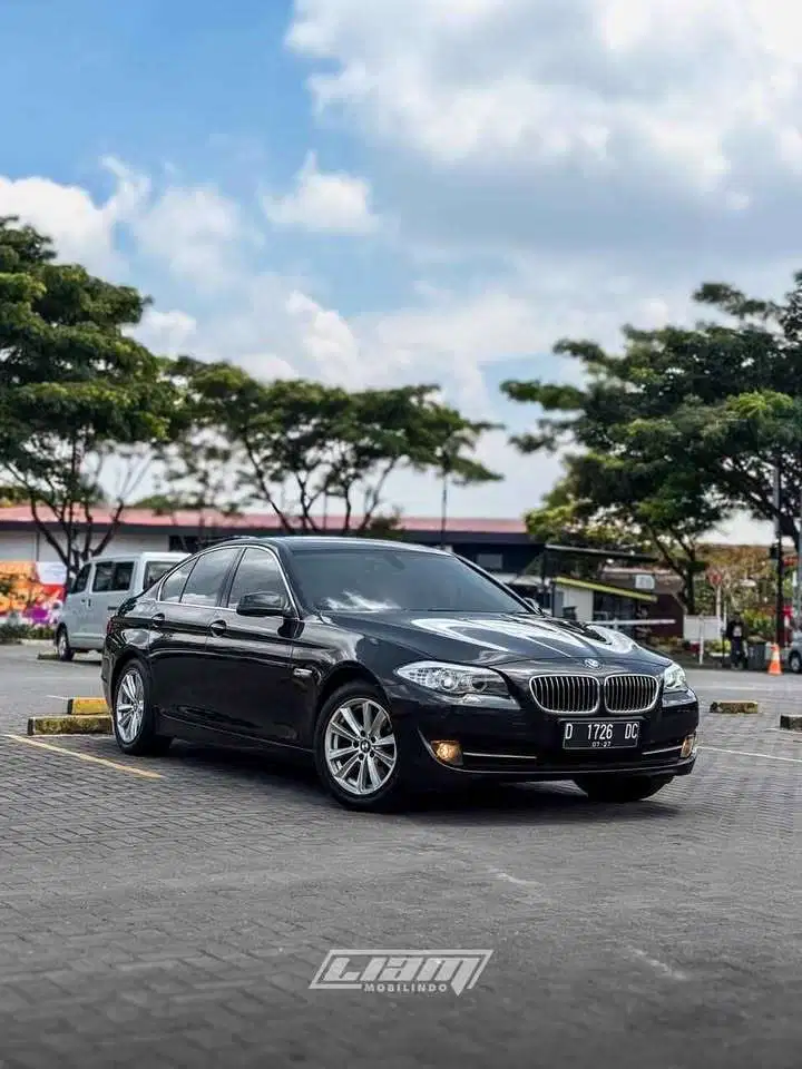 BMW 523i 2012 Bensin