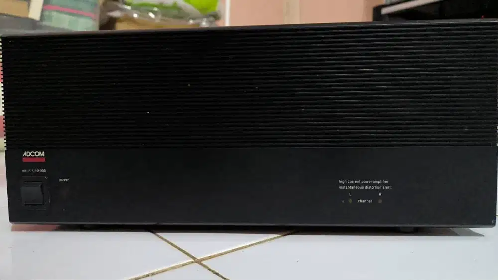 ADCOM gfa 555 power amplifier dijamin Original Normal